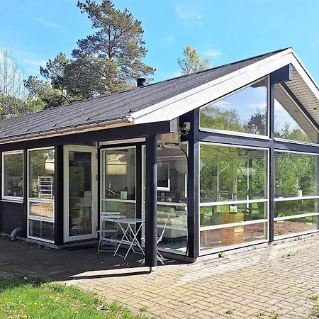8 Person In Feriehus Hadsund